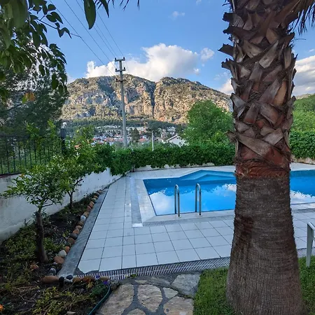 Peaceful Escape With Private Pool Holiday home